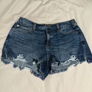 Size Medium Aerie daydream destroyed denim shorts.
